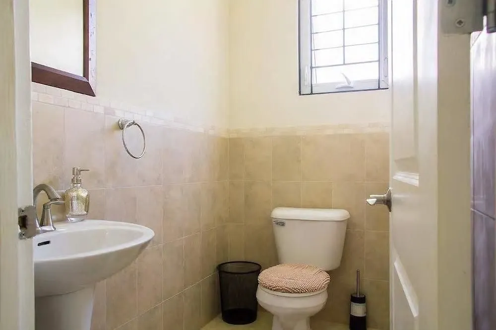 New Kingston Guest Apt At Sonoma Estate Hotel
