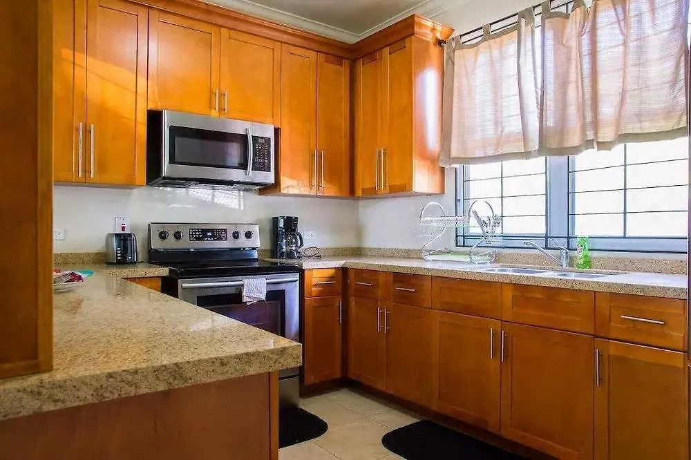 New Kingston Guest Apt At Sonoma Estate Hotell